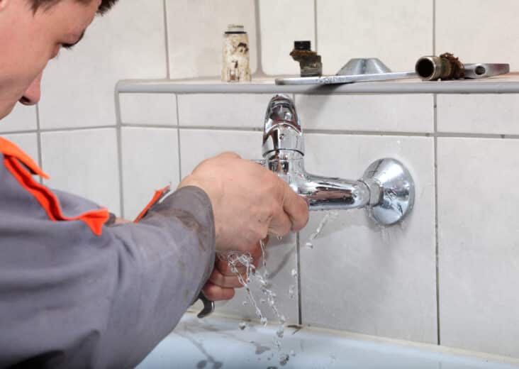 How To Test Plumbing For Leaks