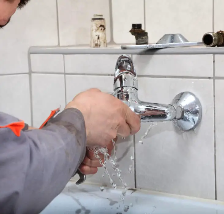 How To Test Plumbing For Leaks