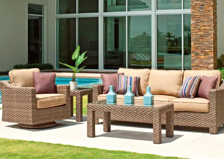 How To Arrange Outdoor Furniture