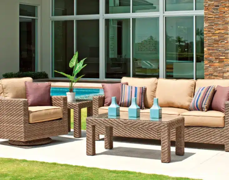 How To Arrange Outdoor Furniture