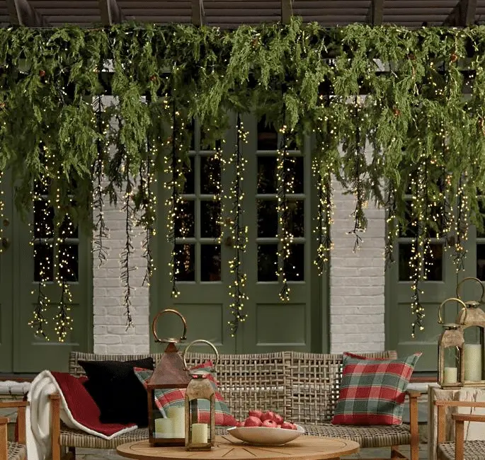 How To Hang Wreaths On Exterior Windows