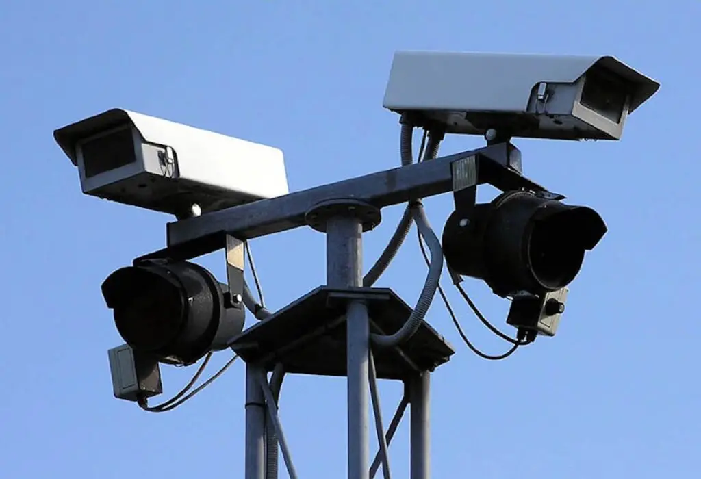 Can Surveillance Cameras See License Plates 
