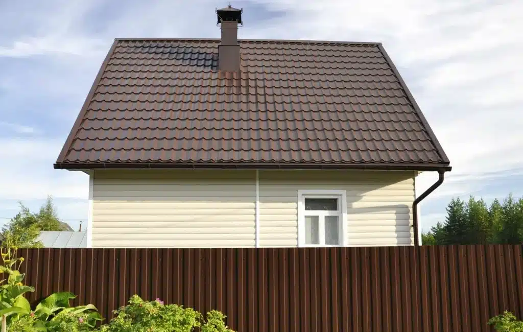 How To Clean A Metal Roof Without Slipping 