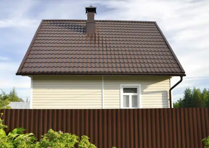 How To Clean A Metal Roof Without Slipping 