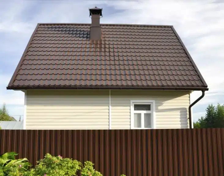 How To Clean A Metal Roof Without Slipping 